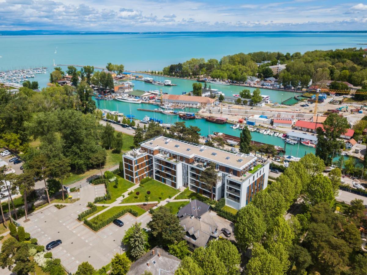 Mf Port Azur Wellness Apartments Siófok Extérieur photo