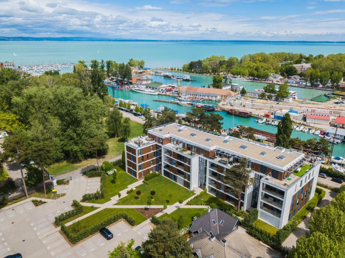 Mf Port Azur Wellness Apartments Siófok Extérieur photo
