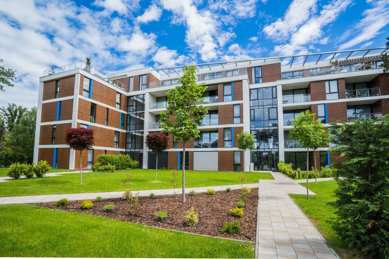 Mf Port Azur Wellness Apartments Siófok Extérieur photo