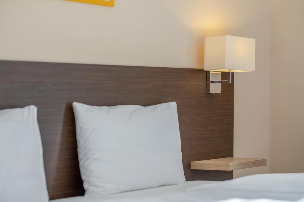 Mf Port Azur Wellness Apartments Siófok Extérieur photo