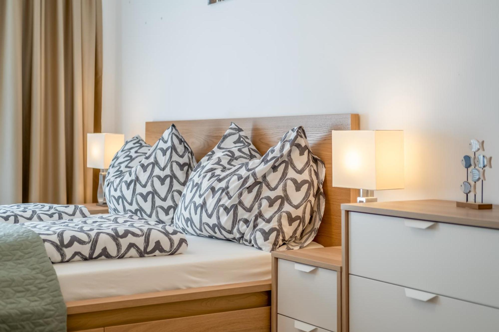 Mf Port Azur Wellness Apartments Siófok Extérieur photo