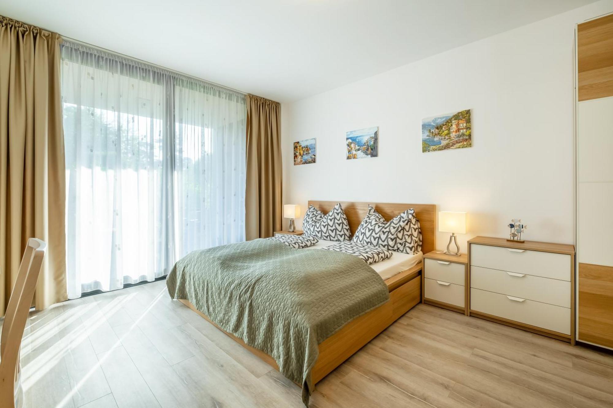 Mf Port Azur Wellness Apartments Siófok Extérieur photo